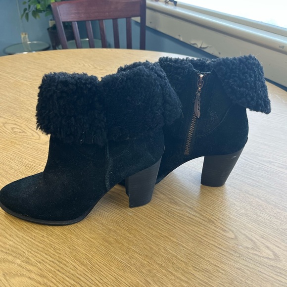 Ugg Black Suede Ankle Boots with Fur Trim - Picture 2 of 5